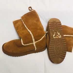 American Eagle ugg style boot